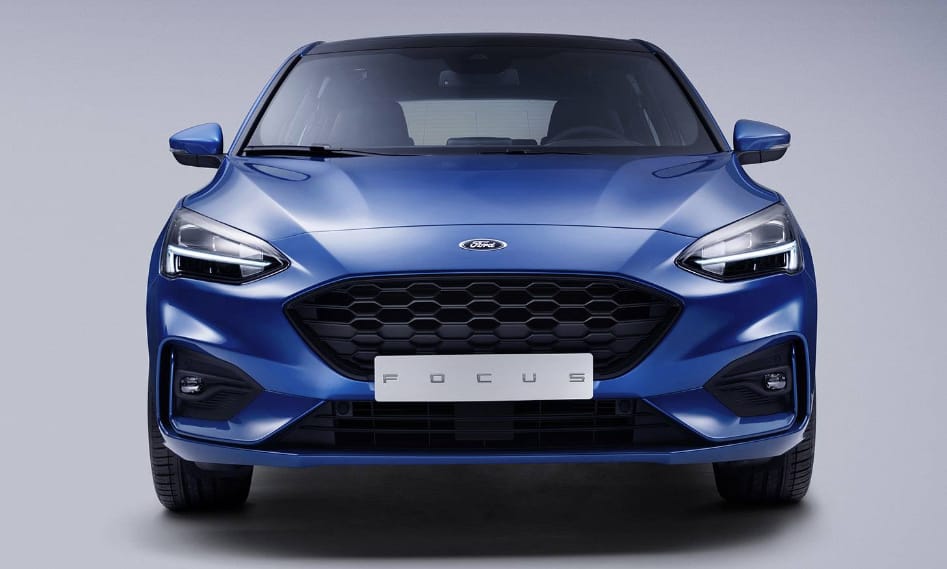 Itt a teljesen új Ford Focus: van félnivalója az érkező 8-as Golfnak?