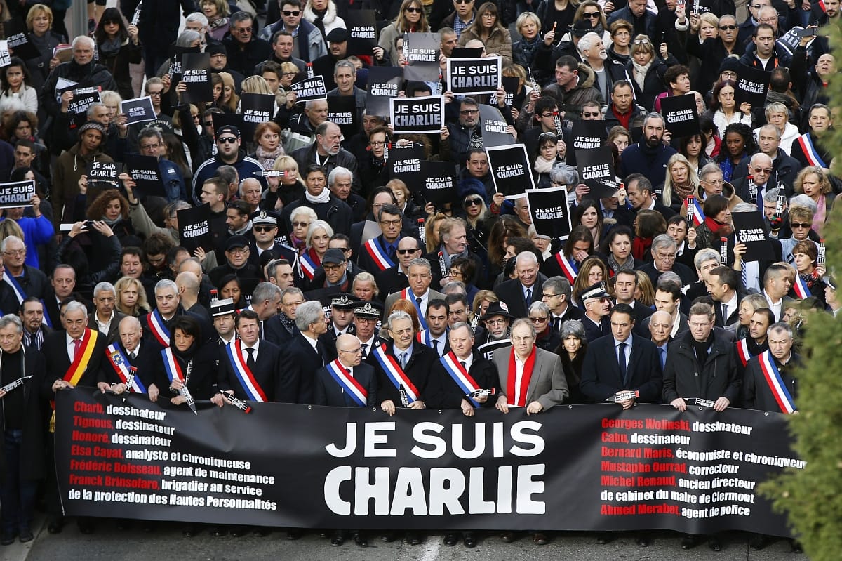 Ma 700 ezer francia vonult az utcákra, holnap még többet várnak