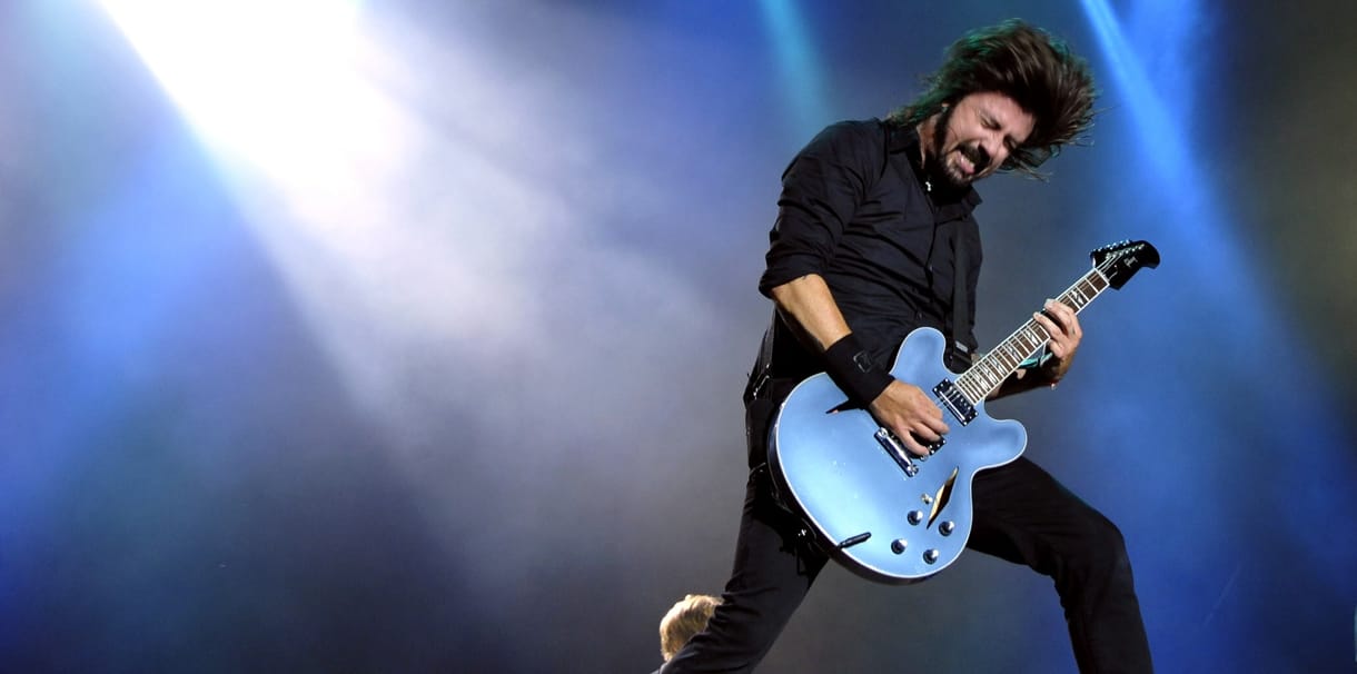 Tokióban összefutott a Foo Fighters és Rick Astley, aznap már együtt léptek fel – videó