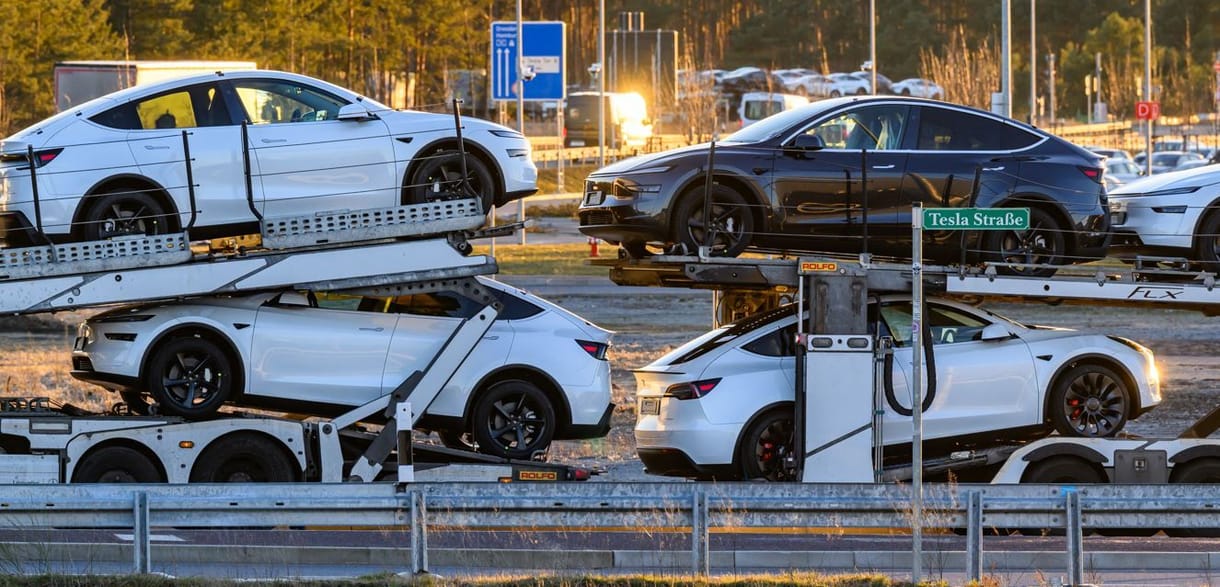 Felpattant az európai villanyautó-piac, csak a Tesla maradt padlón