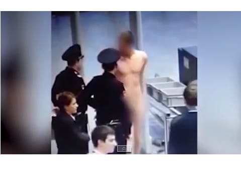 Videó: Besokallt a reptéri vegzálástól és meztelenre vetkőzött egy utas