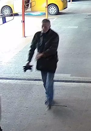 Sikkasztás miatt keresnek egy férfit, aki pénzt kért egy vadidegentől