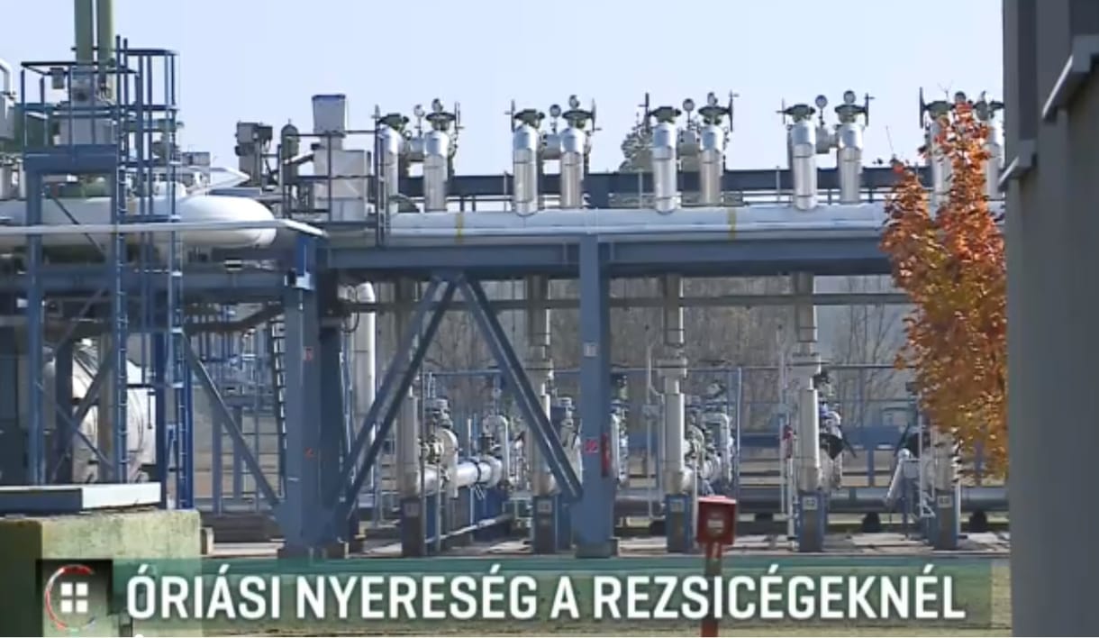 Hiába a rezsicsökkentés, milliárdos profitjuk volt az állami közműcégeknek