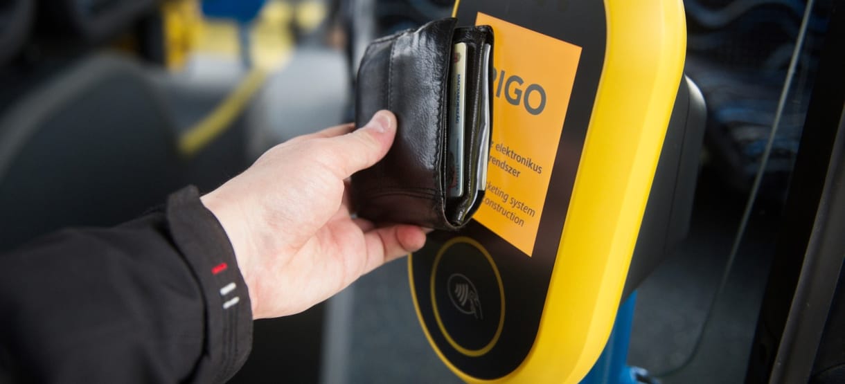 Videón az első elektronikus jegyrendszerrel felszerelt busz. De mikor használhatjuk?