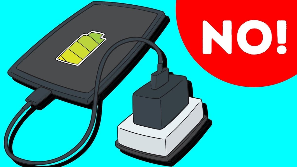 Szokta nyilvános helyen tölteni a telefonját? Lehet, hogy nem kellene