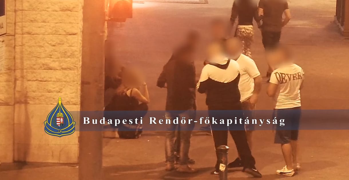 Levideózták az utcai drogárust az Andrássy úton