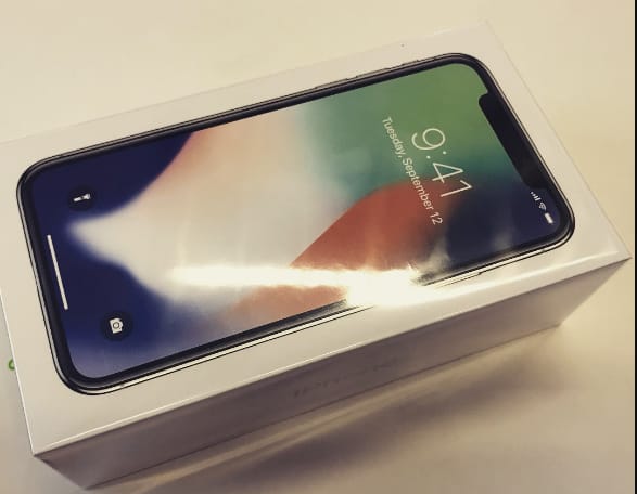 Ez egyre rosszabb: újabb problémák az iPhone X-zel