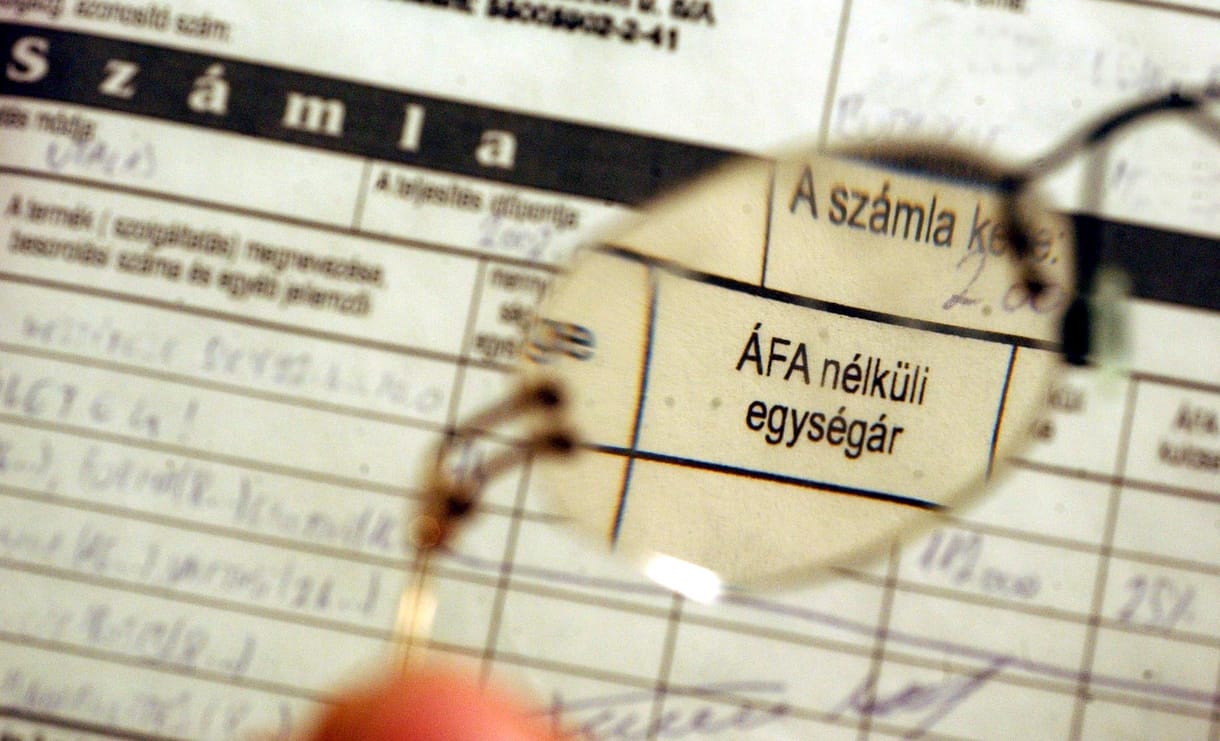 Hatalmas fegyvert kapott a kezébe a NAV, és holnaptól már él is vele