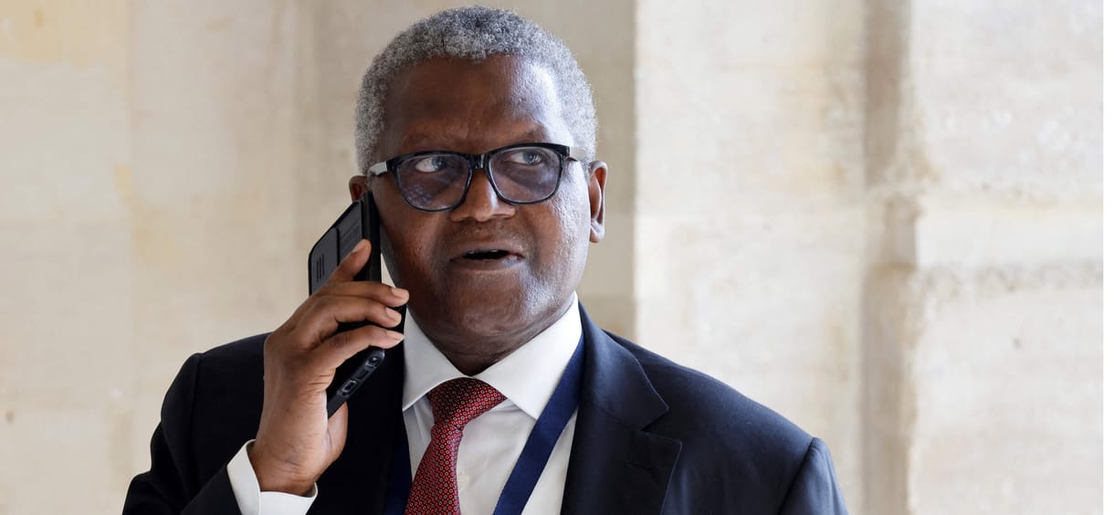 Afrika egyik leggazdagabb embere üzent hadat Nigériában az olajkartellnek
