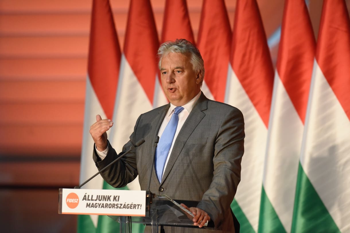 Megkérdezték Semjént, szerinte is migráns-e Ferenc pápa