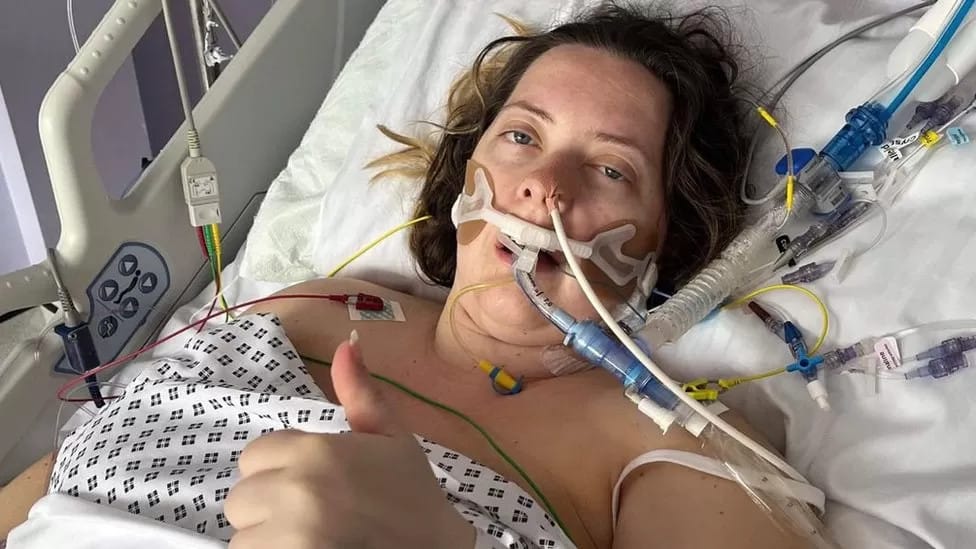 Majdnem végzett a húsevő baktérium egy 27 éves brit kismamával, néhány nappal azt követően, hogy életet adott kislányának