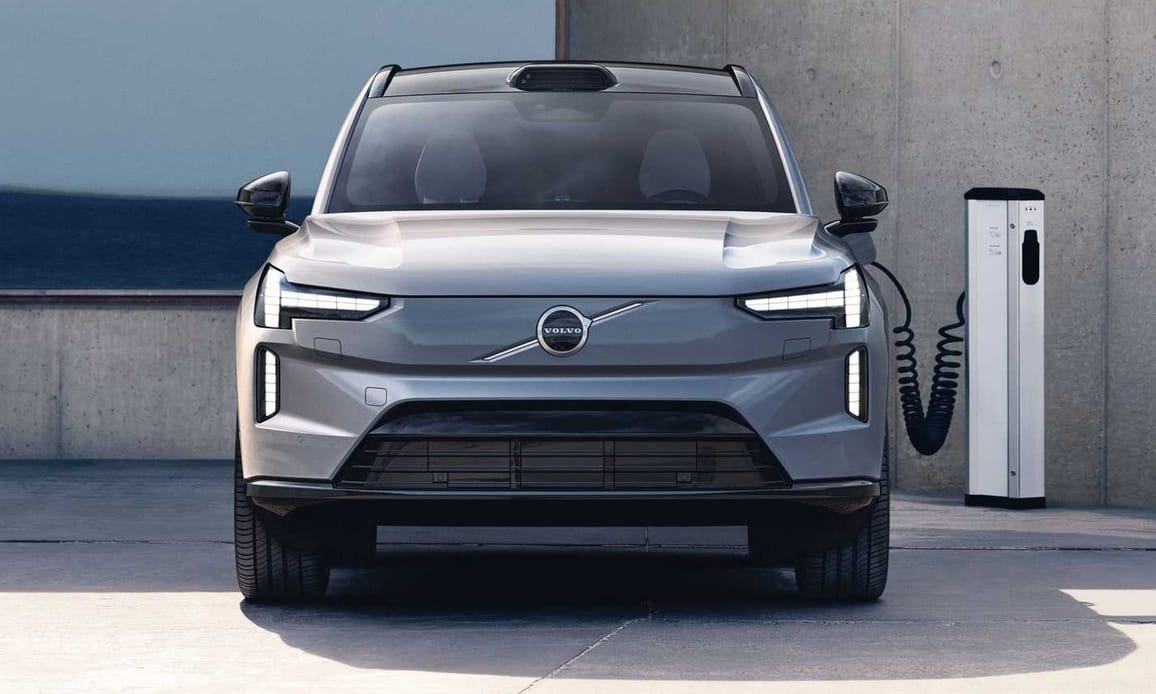 A leghatalmasabb új Volvók: vezettük a hibrid XC90-et és a villanyos EX90-et