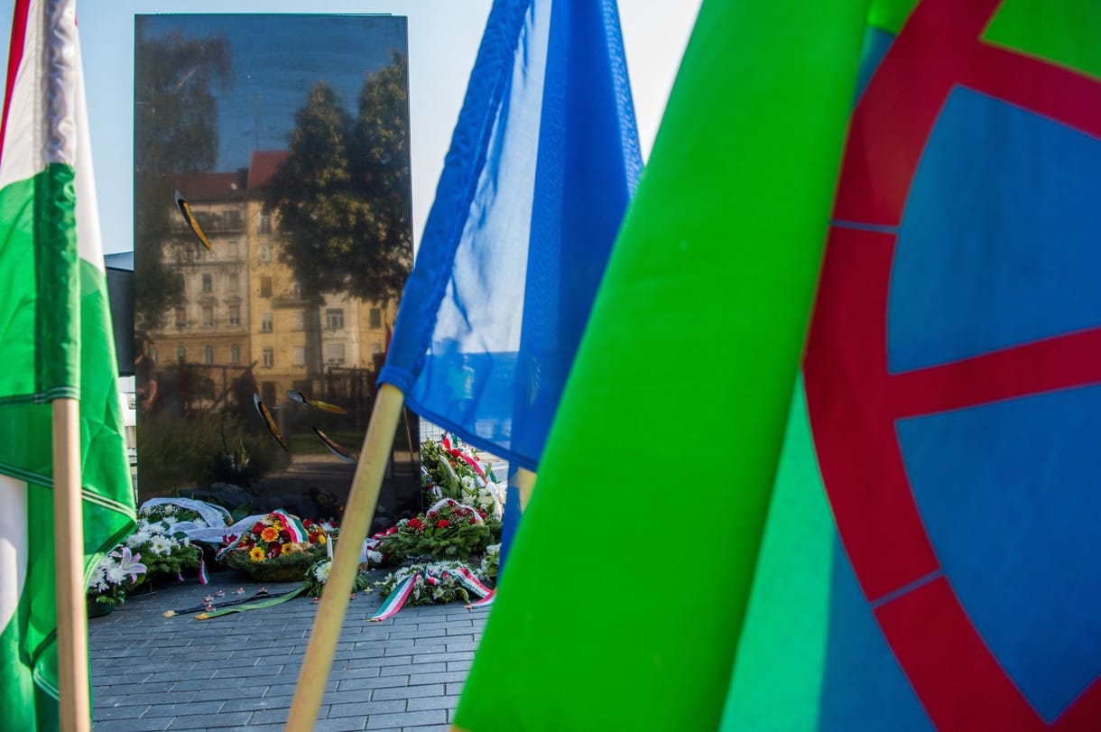 A roma holokauszt emléknapja: Balog Zoltán és a Jobbik is előkerült a beszédekben