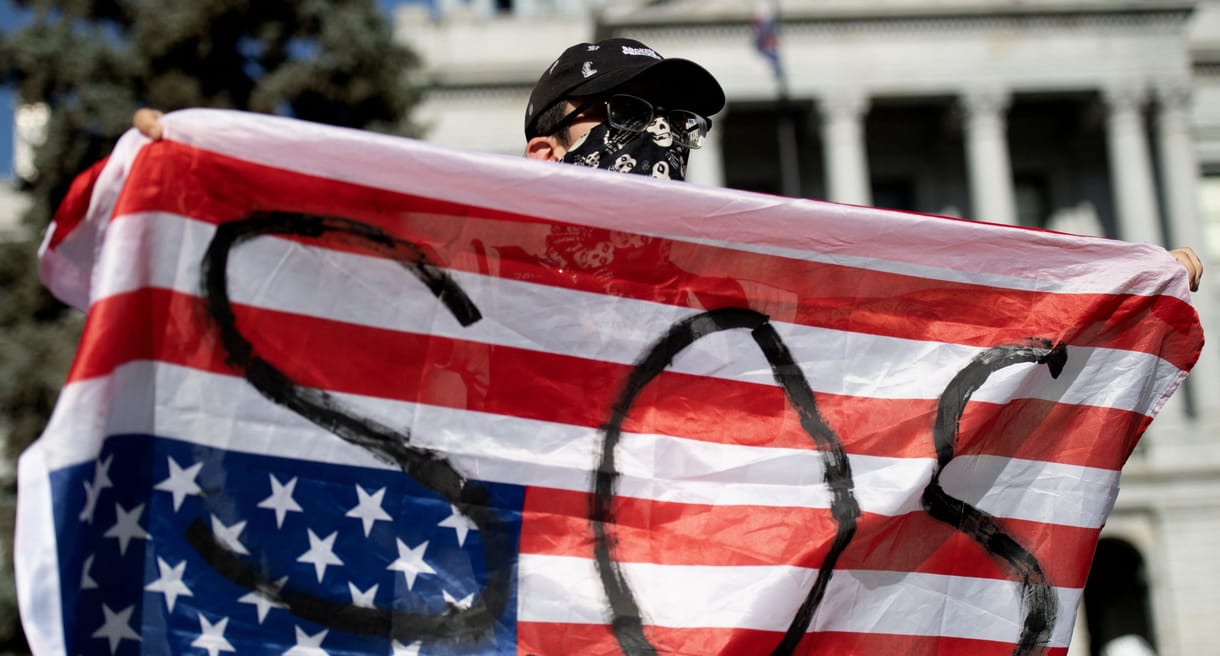 Katonai parádéval és tüntetéssel ünnepelte Amerika a hadserege 250. és Donald Trump 79. születésnapját