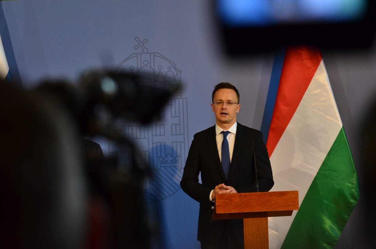 Szijjártó most a svéd bevándorlási miniszterrel keménykedett egyet