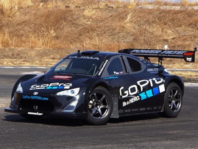 687 lóerős Toyota Loeb Peugeot-rakétája ellen – videó