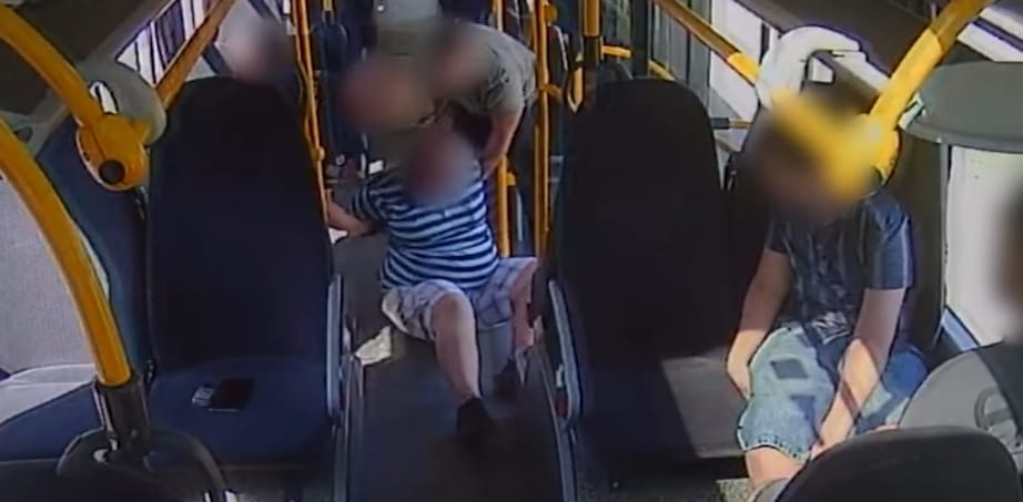 Videó: a rendőrök az érdi buszról szedtek le egy körözött férfit