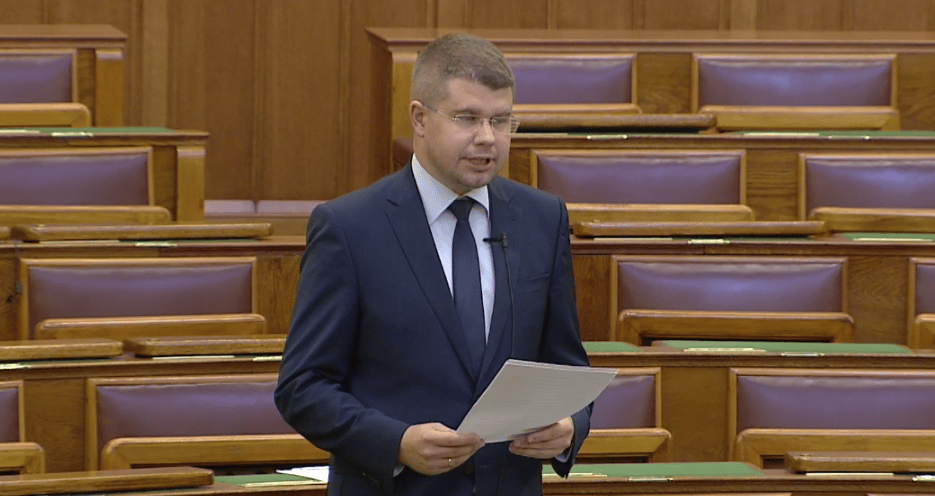 Ágh Péter: Nem migránstól bérlek lakást