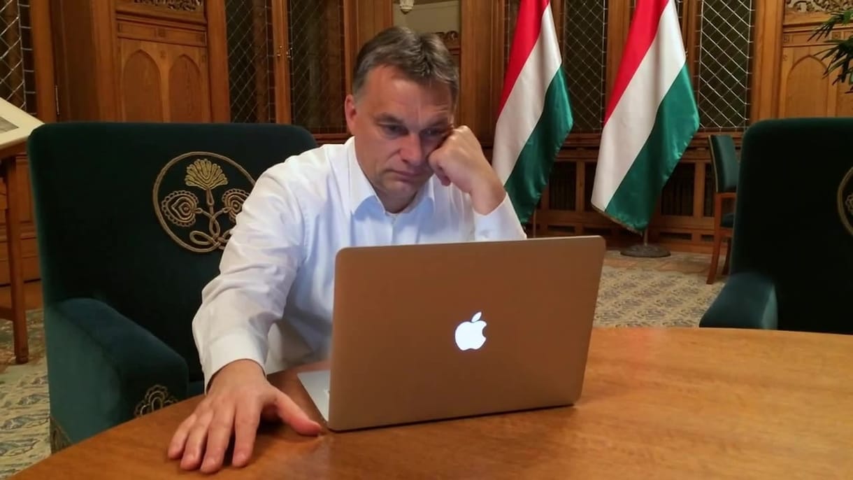 300 millió forintért vesz új laptopokat a Parlament