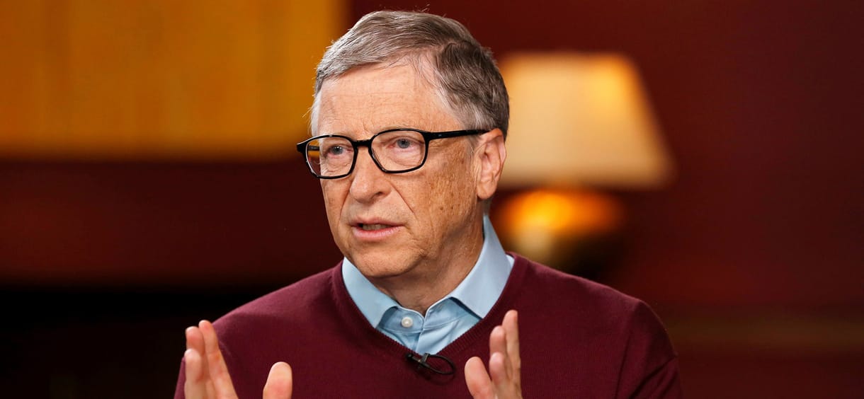Bill Gates nem hisz a szemének, amikor jönnek szembe a róla terjedő összeesküvés-elméletek