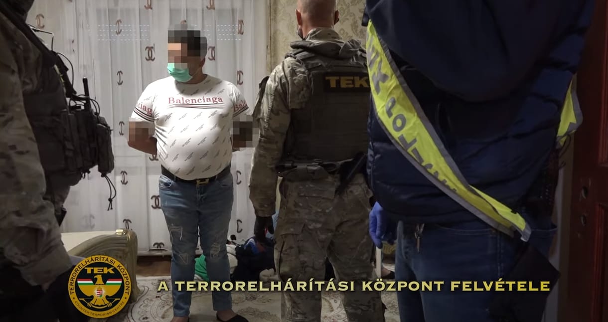 Egyszerre csapott le 200 rendőr és a TEK egy droggal üzletelő bandára
