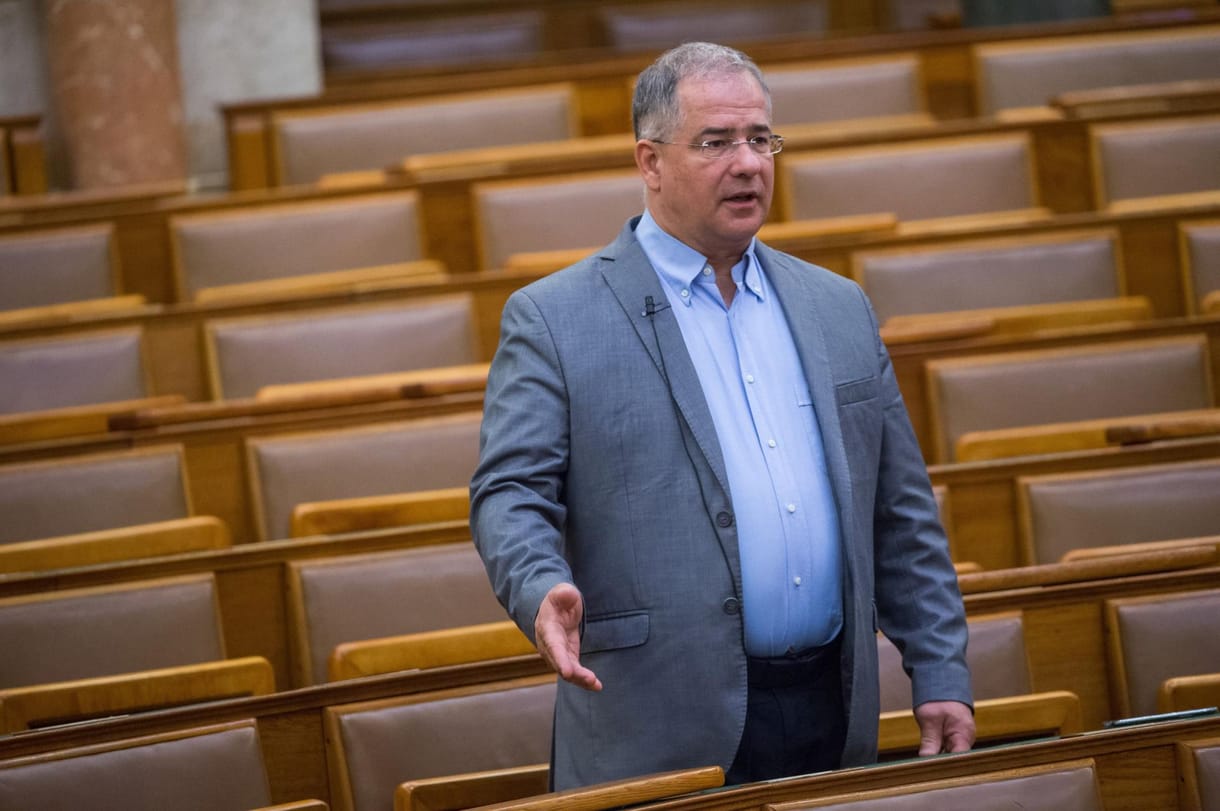Kósa Lajos engedett az ellenzéknek, támogatja Müller Cecília meghallgatását a Honvédelmi bizottságban