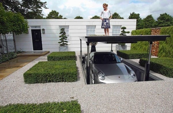 Porsche fű alatt