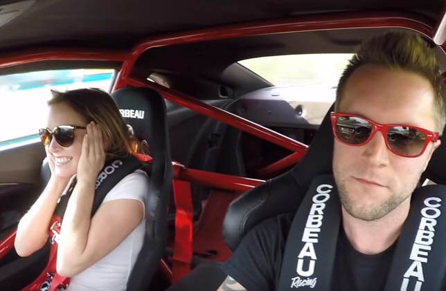 Kinyitotta a légzsákokat a túl hangos kipufogó – videó