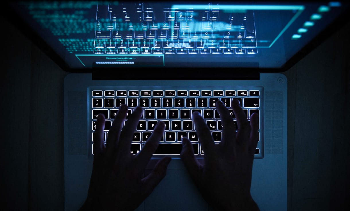 Akcióba lendültek az orosz hackerek, szinte mindenki veszélyben lehet
