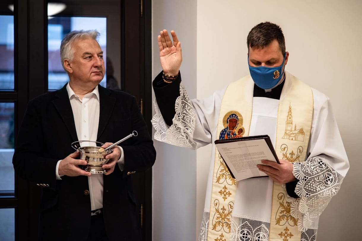 Semjén szerint nem tartozik rá a katolikus papok szexualitása