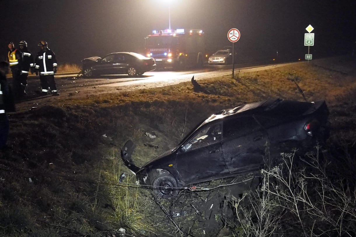 Fotó az abonyi halálos baleset helyszínéről