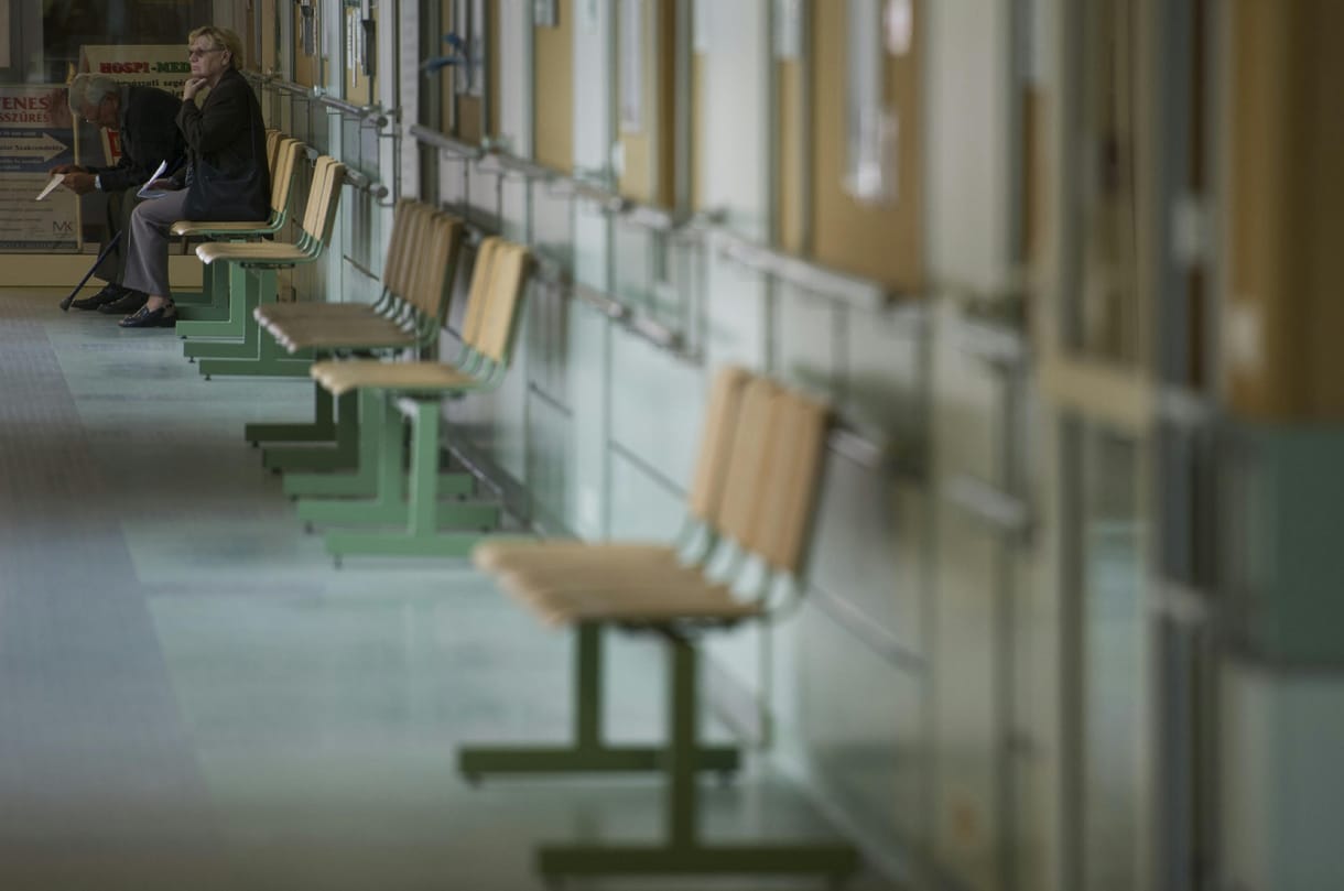 Kosz és mocsok közé viszik az újszülötteket Érden, mert senki sem takarítja a védőnői helyiségeket