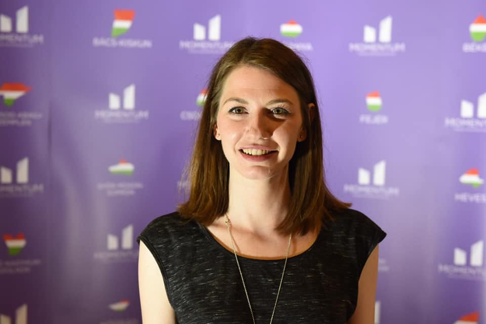 Donáth Anna: Semmi meglepő nincs abban, hogy EP-képviselők a pártcsaládjukhoz tartozó biztosokkal beszélnek