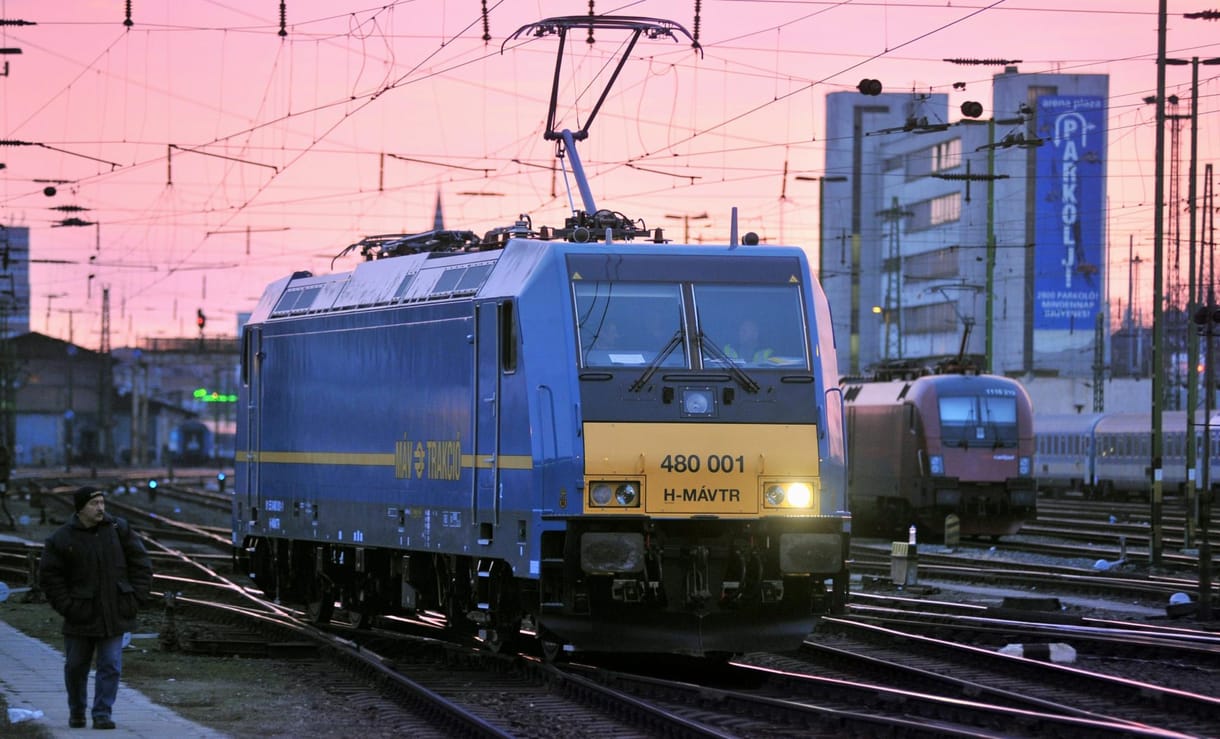 Már a mozdonyvezetők is sztrájkbizottságot alakítottak
