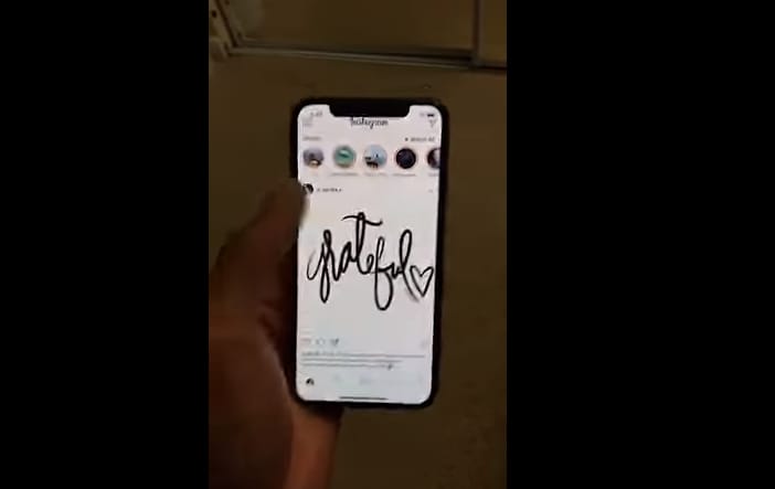 Már élesben látható, milyen lesz az iPhone X, és milyen az a kis hiba rajta – videó