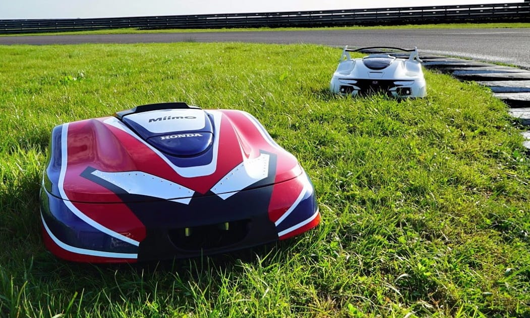 Az eddigi legmenőbb robotfűnyírók, kifejezetten autó- és motormániásoknak