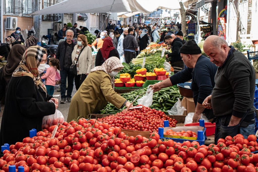 Hogy élnek a törökök, akiknél majdnem duplájára drágultak az élelmiszerek egy év alatt?