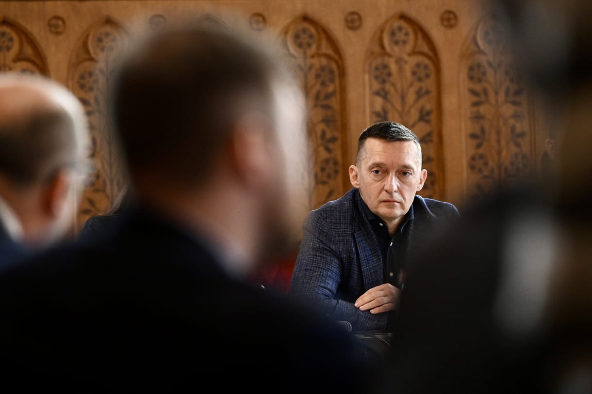 Rogán elismerte, hogy Vitézy küldött neki üzeneteket, de azt tagadta, hogy kampánytémában egyeztettek volna