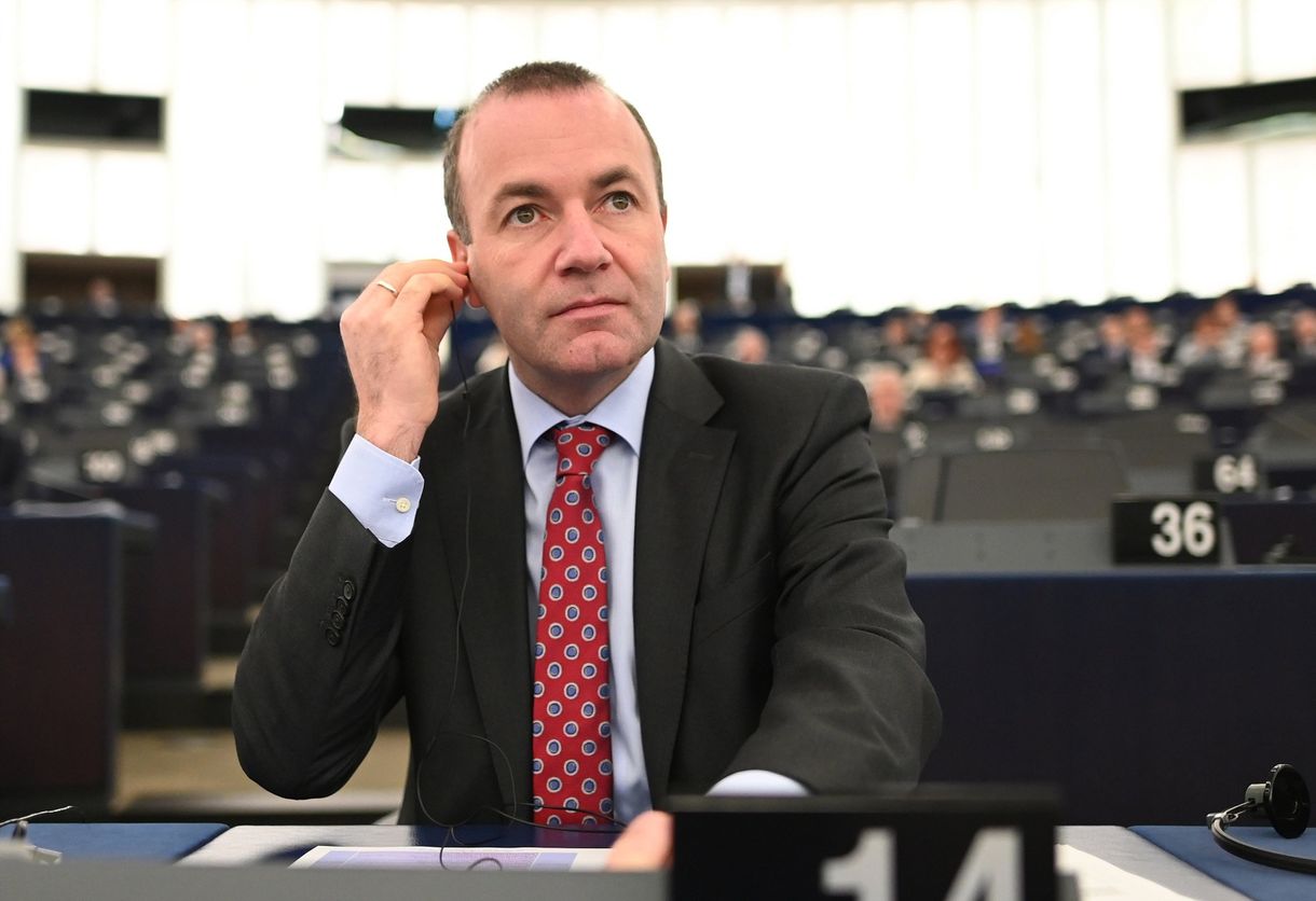 Weber: Vegye napirendre az Európai Tanács a magyar és a lengyel hetes cikkes eljárások ügyét!