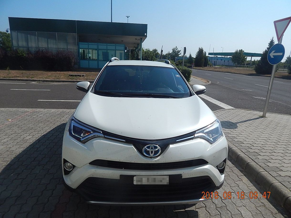 Minden simán ment a lopott Toyotával, amíg meg nem érkezett a sofőr Beregsurányra