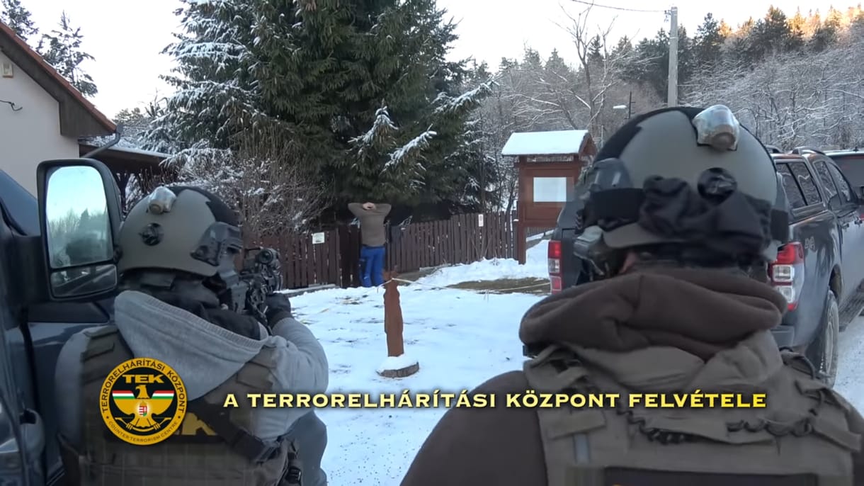 A TEK kapta el a börtönbüntetése elől bujkáló volt francia idegenlégióst – videó
