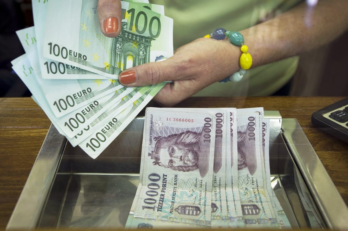 Nincs megállás, tovább gyengül a forint