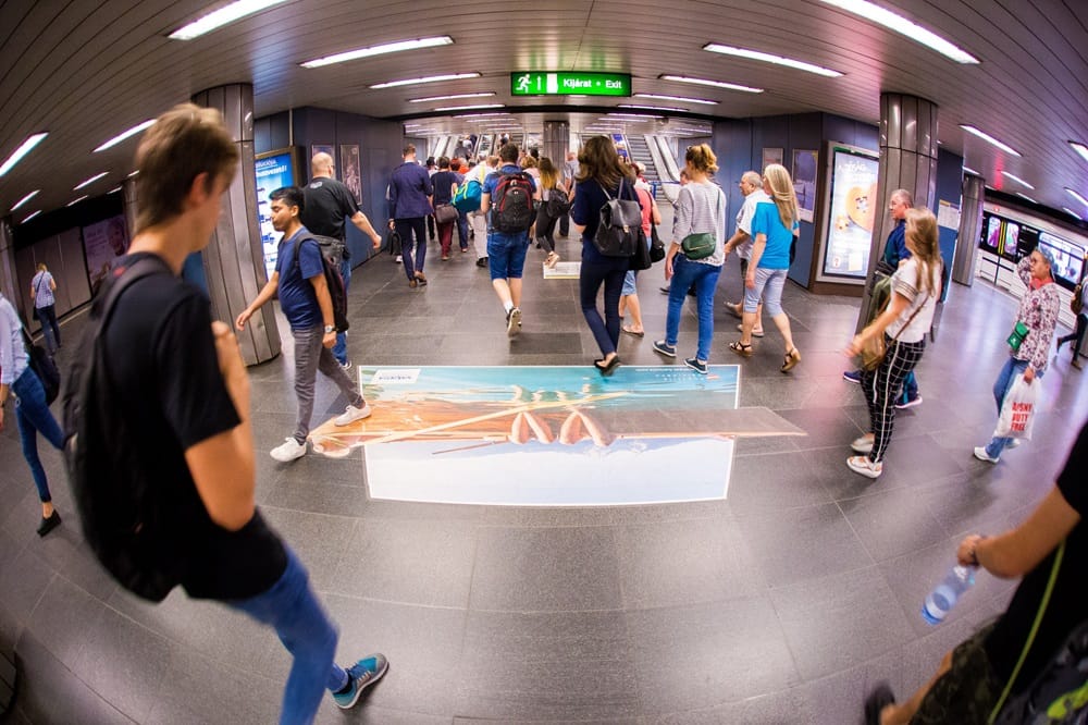 Metrósínekre zuhant egy ember Újpest-Városkapunál