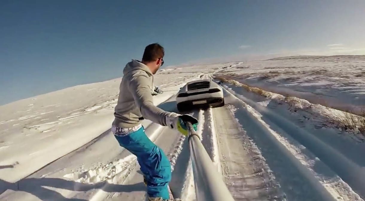 Lamborghini Huracan húzta a snowboardot