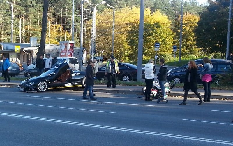 Néhány nap alatt két Spyker C8-ast törtek össze Rigában - fotók