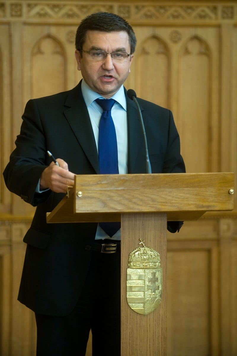 Napi: újabb bérkompenzációs keretet hozna létre az NGM
