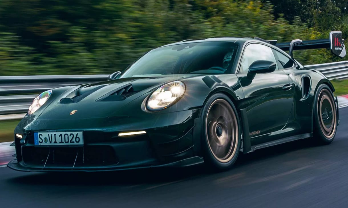 Hátsó ablak nélkül, cápauszonnyal támad a legdurvább új Porsche