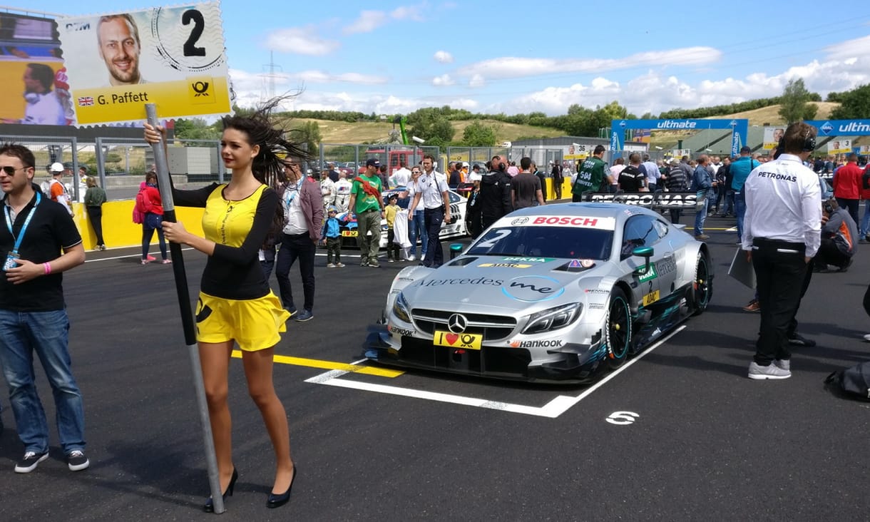 A Mercedes az ordító V8-asról a hangtalan villanymotorra vált