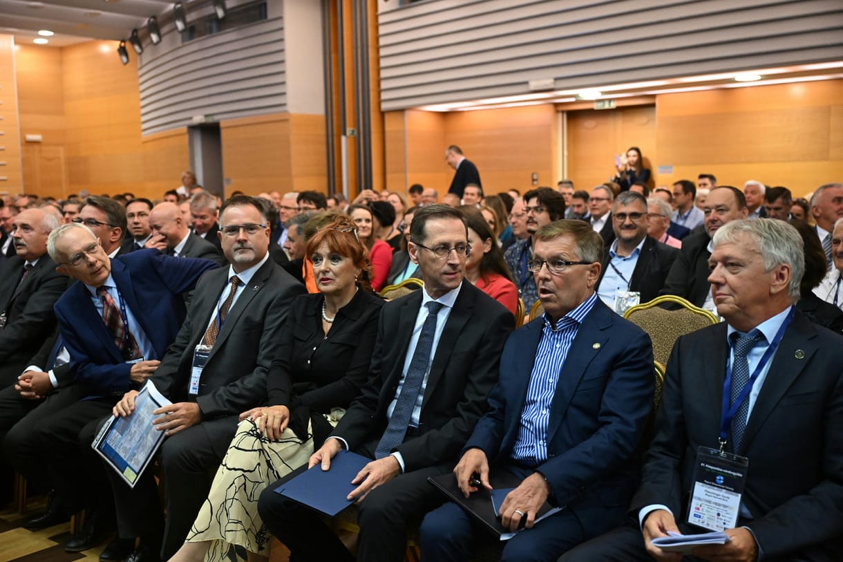 Szakmailag és emberileg összeférhetetlen trió irányítja a válságtól sújtott magyar gazdaságot