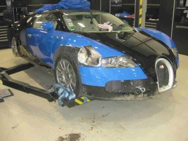 25 ezer forintos kikiáltási áron eladó egy Bugatti Veyron